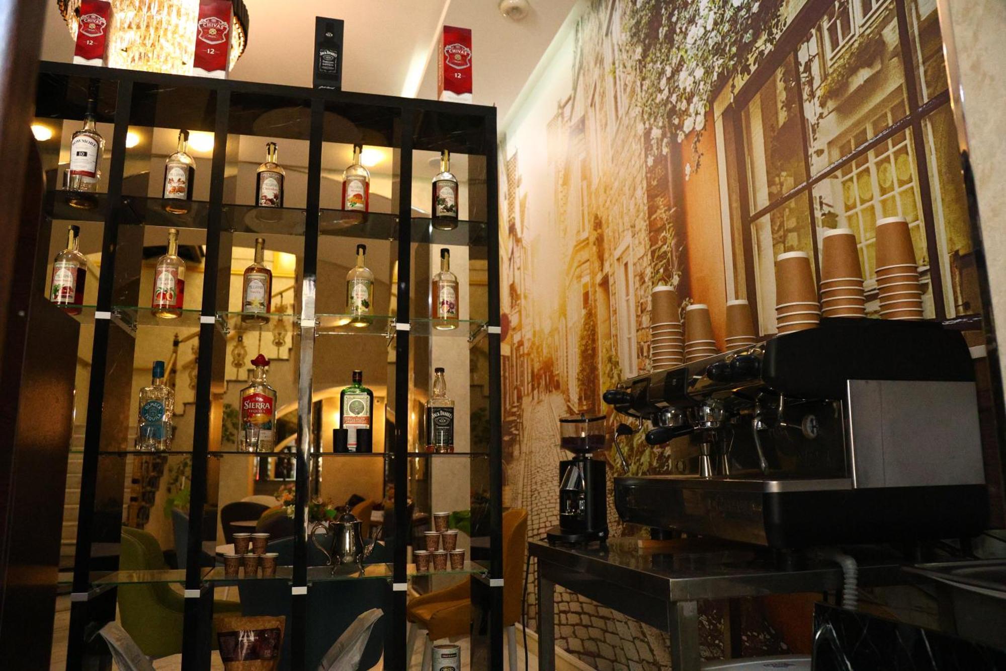 Dionis Coffee Shop Hotel バクー エクステリア 写真